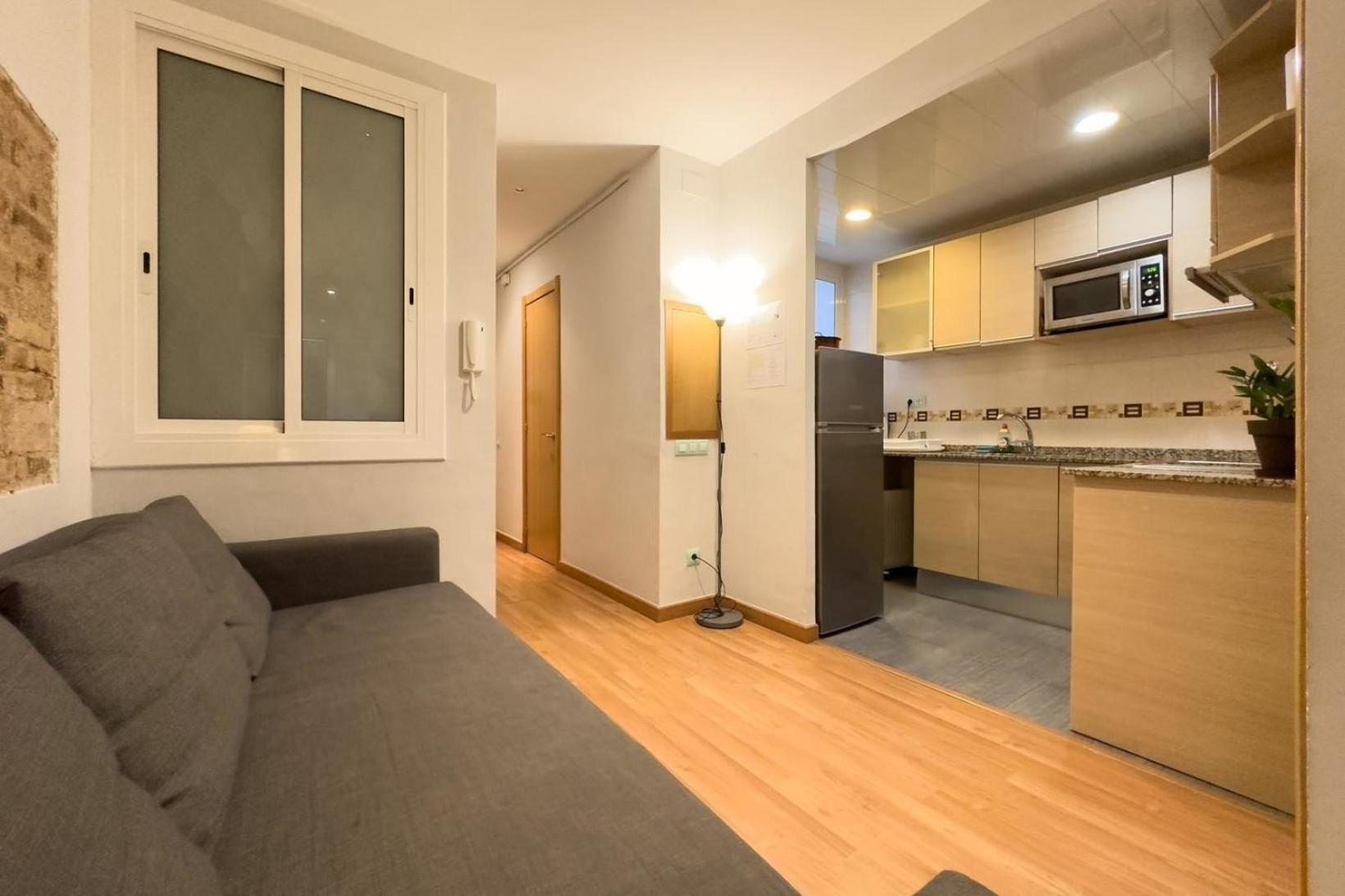 Ferienwohnung Fuer 3 Personen Ca 38 Qm In Barcelona-gracia, Costa Brava Costa Del Maresme Apartament Barcelona